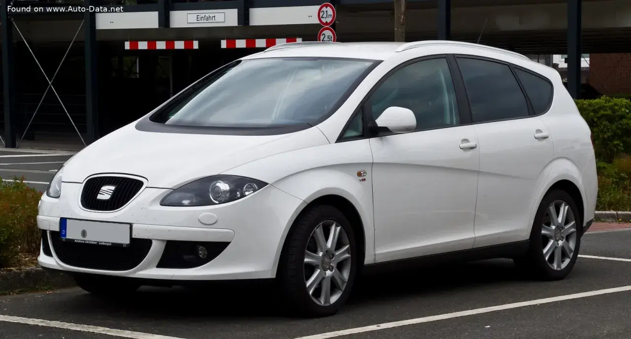 Seat Altea 1.6 TDI 105cv blanco, aparcado. Posibles problemas de este modelo.