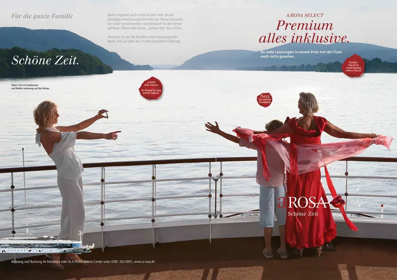 Familie auf A-ROSA Flusskreuzfahrt genießt die schöne Zeit. Der Altersdurchschnitt ist hier perfekt für Jung und Alt.