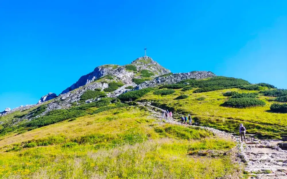 Giewont: Najłatwiejszy szlak i jak bezpiecznie wejść na szczyt