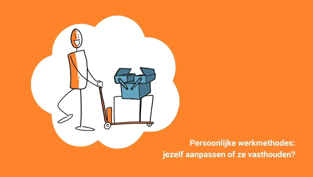 Een man duwt een steekwagen met dozen, wat de betekenis van conformeren kan illustreren: aanpassen of vasthouden aan je eigen werkwijze.