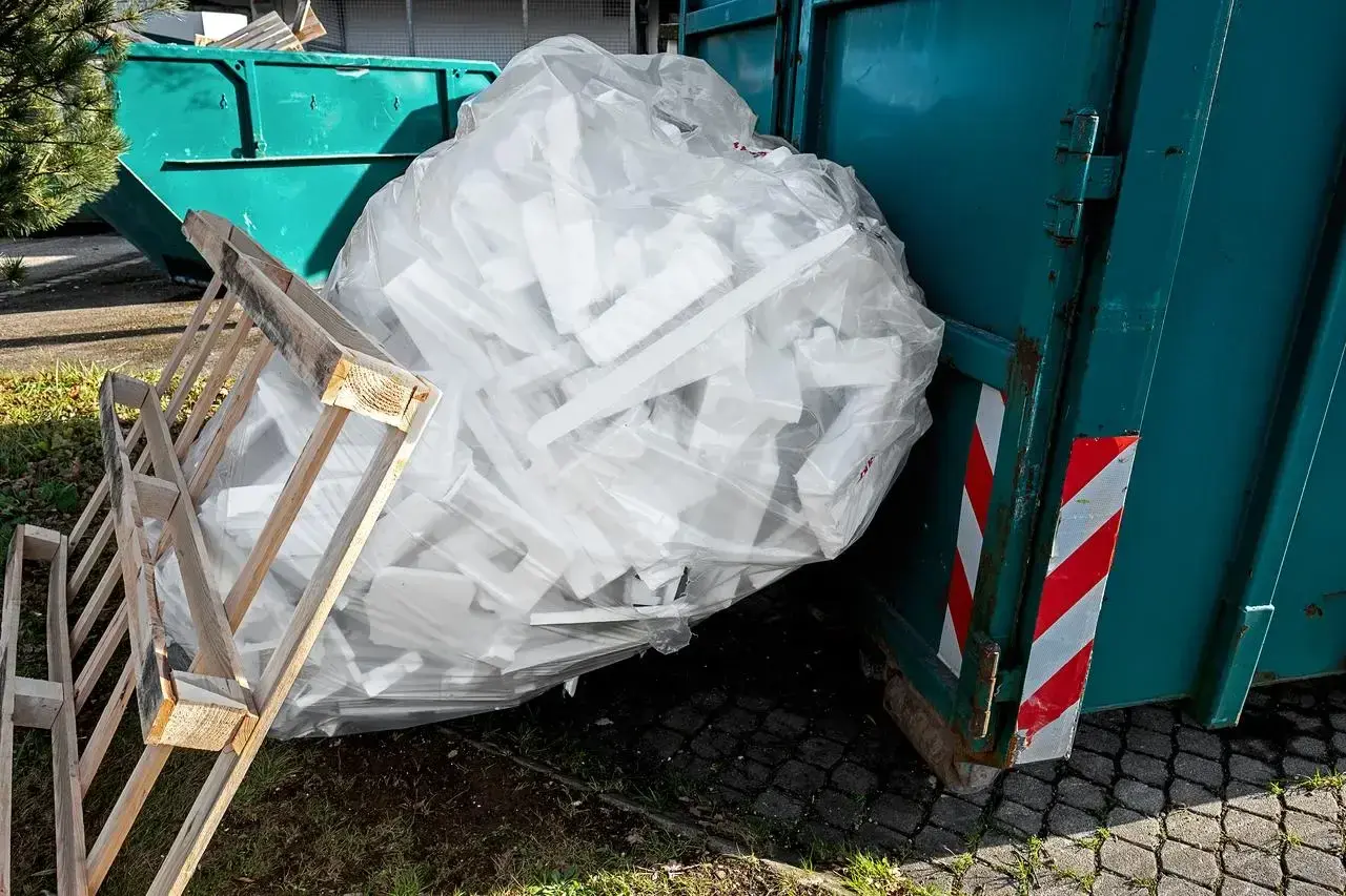 Styropian do plastiku czy zmieszanych - jak uniknąć błędów w segregacji