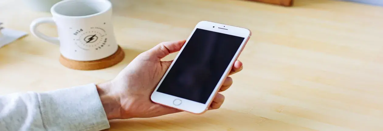 Jak włączyć długo nieużywany telefon? Proste kroki, które pomogą
