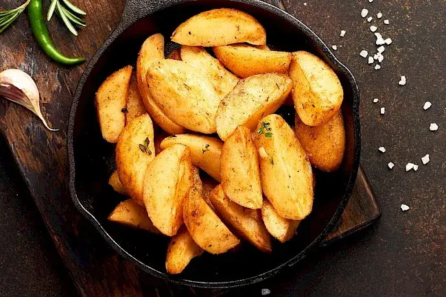 Frytki z piekarnika: Ile kcal? Zrób zdrowszą wersję!