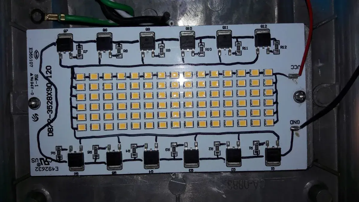 Jaki kabel do halogenów 230V - uniknij błędów w instalacji