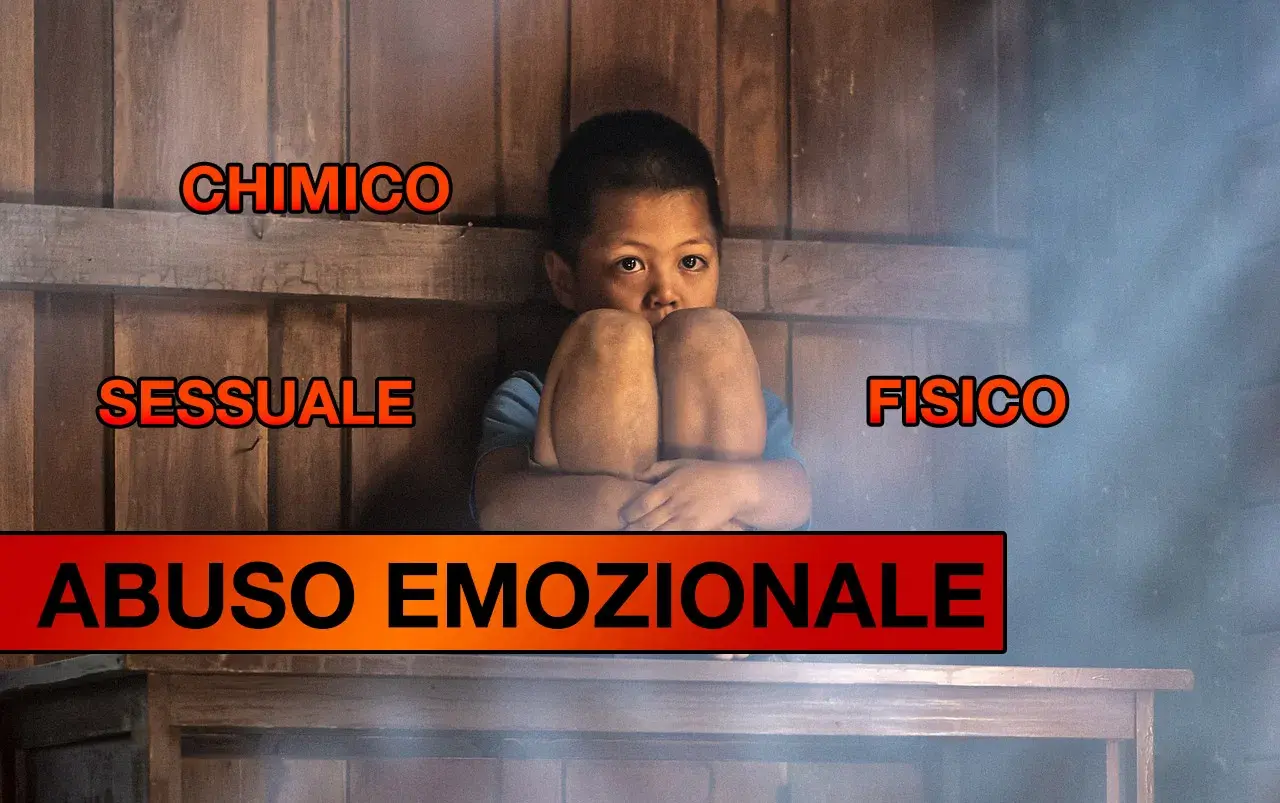Bambino spaventato, circondato da parole come "chimico", "sessuale", "fisico" e "abuso emozionale", che suggeriscono comportamenti sessuali precoci e traumi.