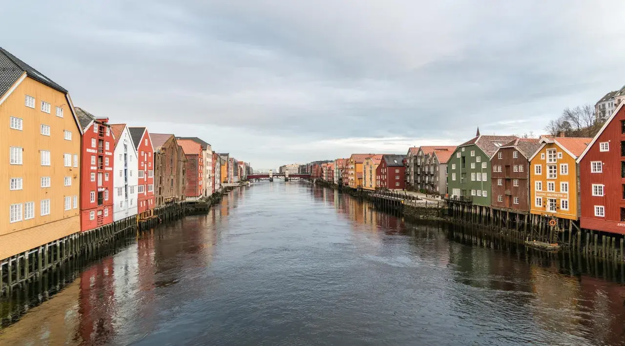 Trondheim atrakcje, które zaskoczą każdego turystę w Norwegii