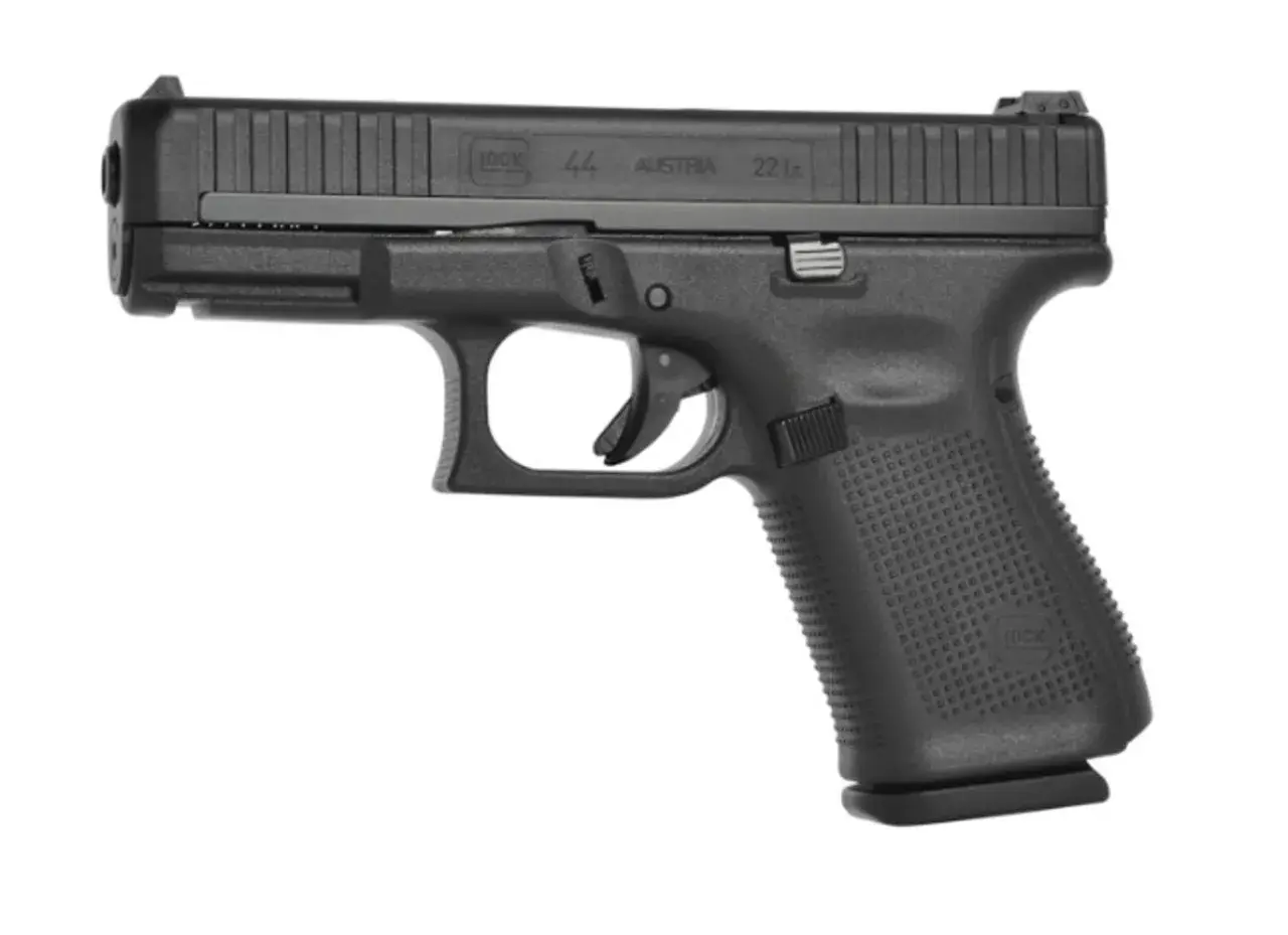 Czarny pistolet Glock 44, broń bocznego zapłonu bez zezwolenia, kaliber .22 LR, wyprodukowany w Austrii.