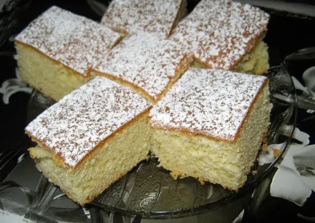 Pyszne ciasto jogurtowe z mąki kukurydzianej - bezglutenowy przepis