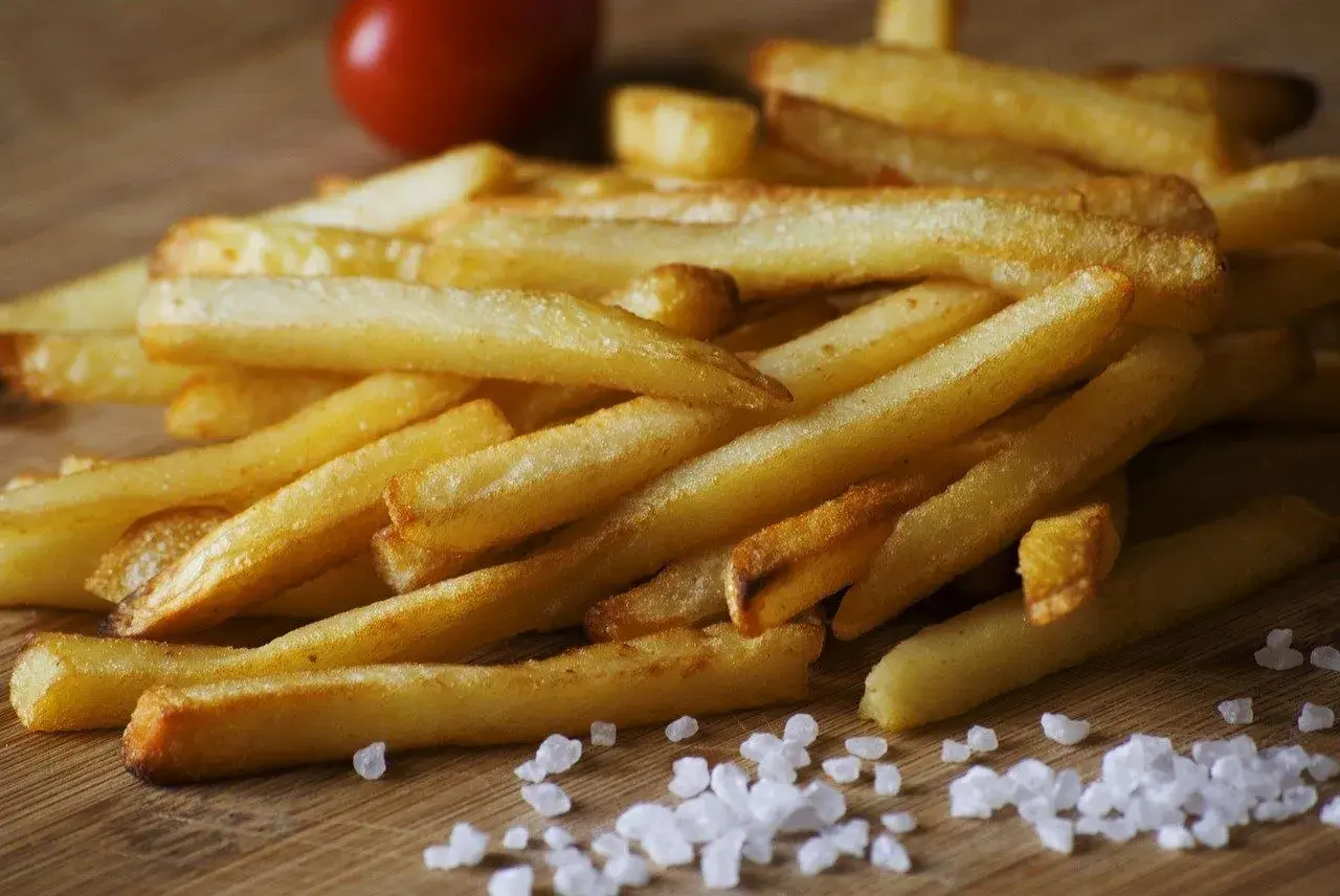 Ile smażyć frytki? Czas, temperatura i sekret chrupkości