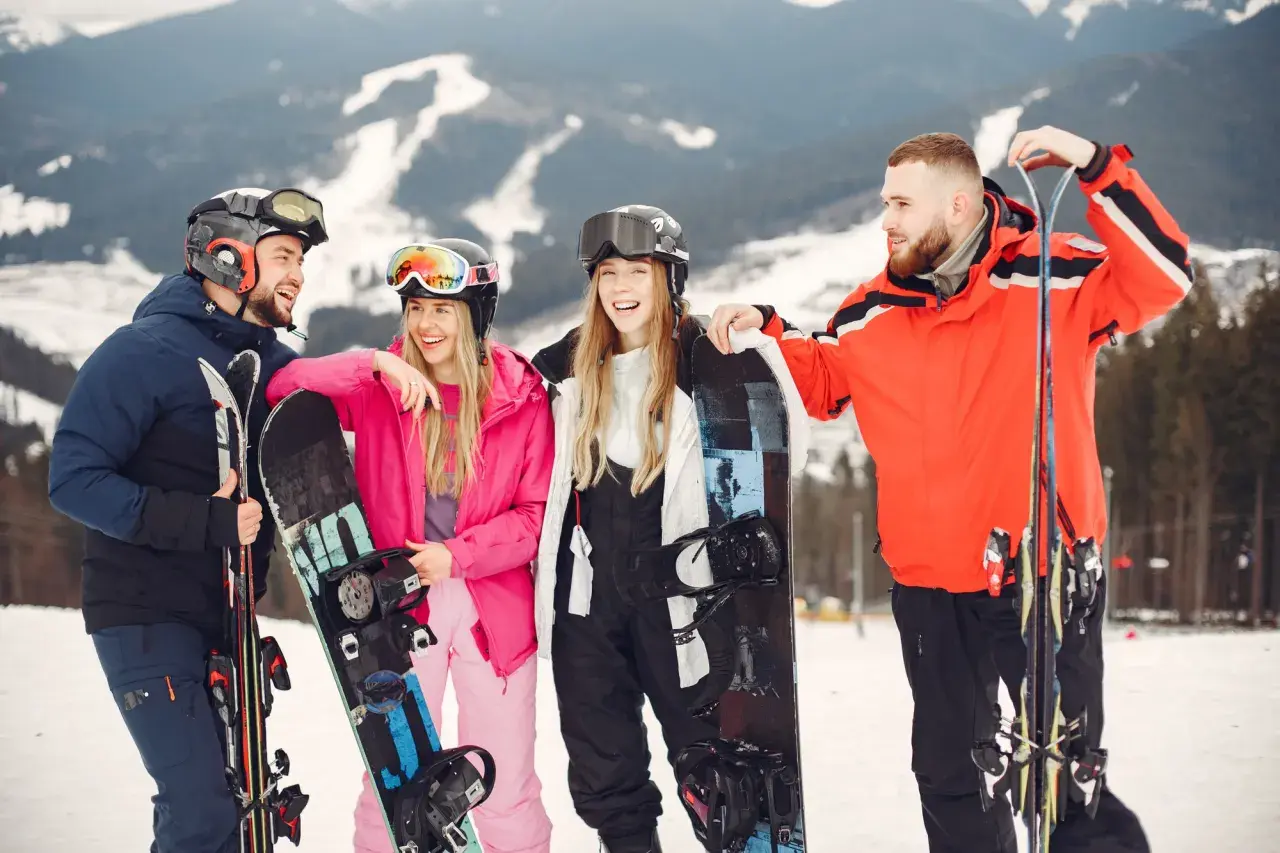 Co jest szybsze narty czy snowboard? Odkryj różnice w prędkości