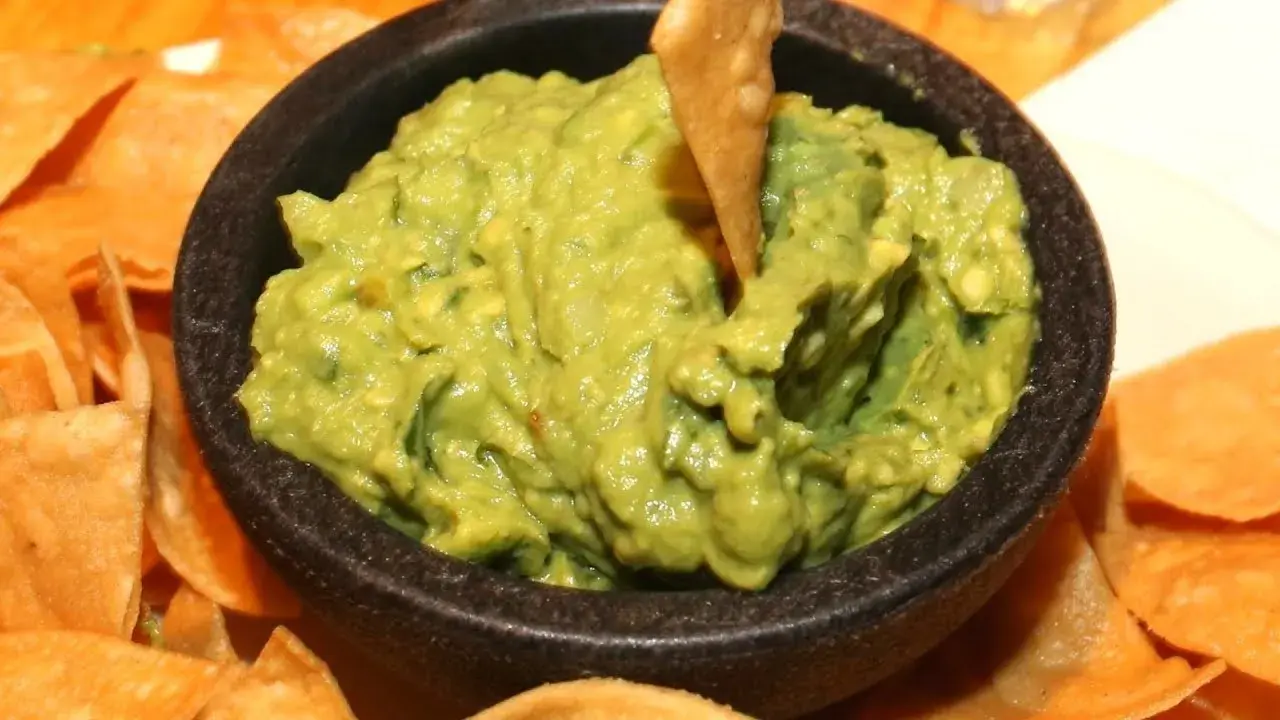 Jak przechowywać guacamole, aby uniknąć brązowienia i psucia się