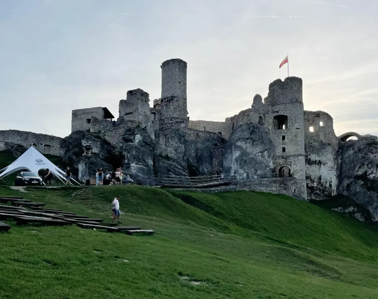 Zamek Ogrodzieniec atrakcje, które musisz zobaczyć podczas wizyty