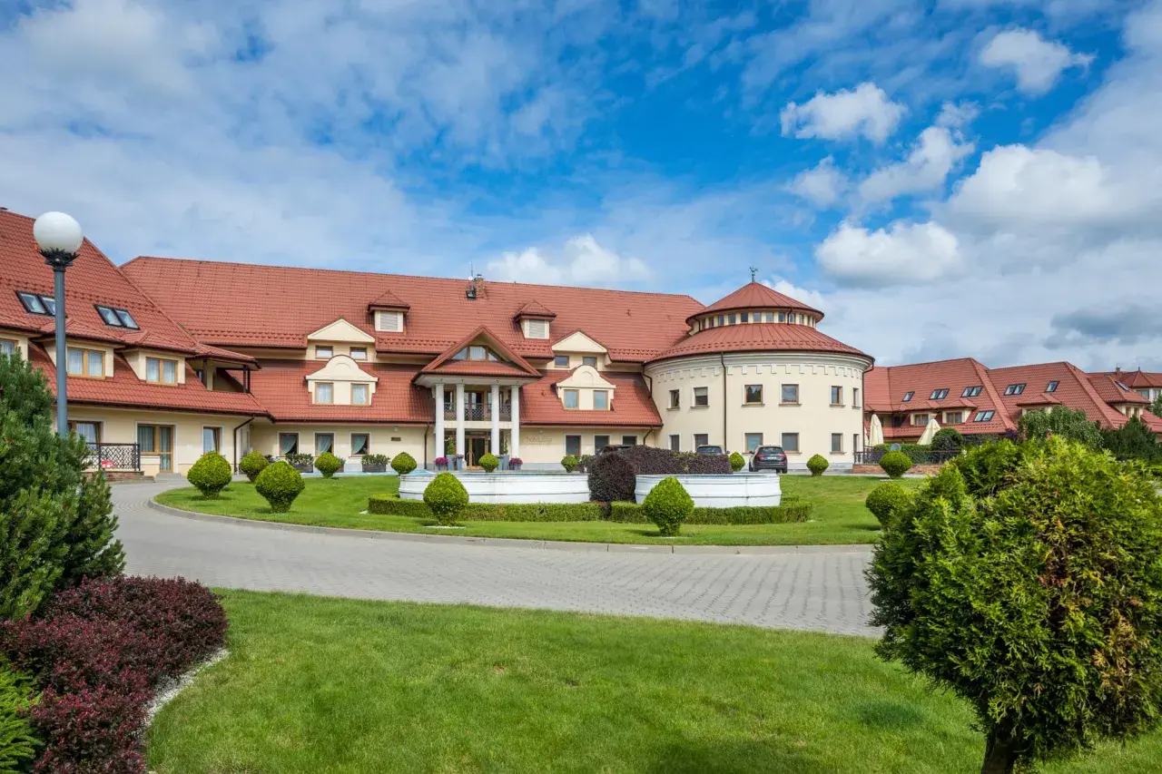 Hotel Ossa ile pokoi - sprawdź, ile osób może tu nocować