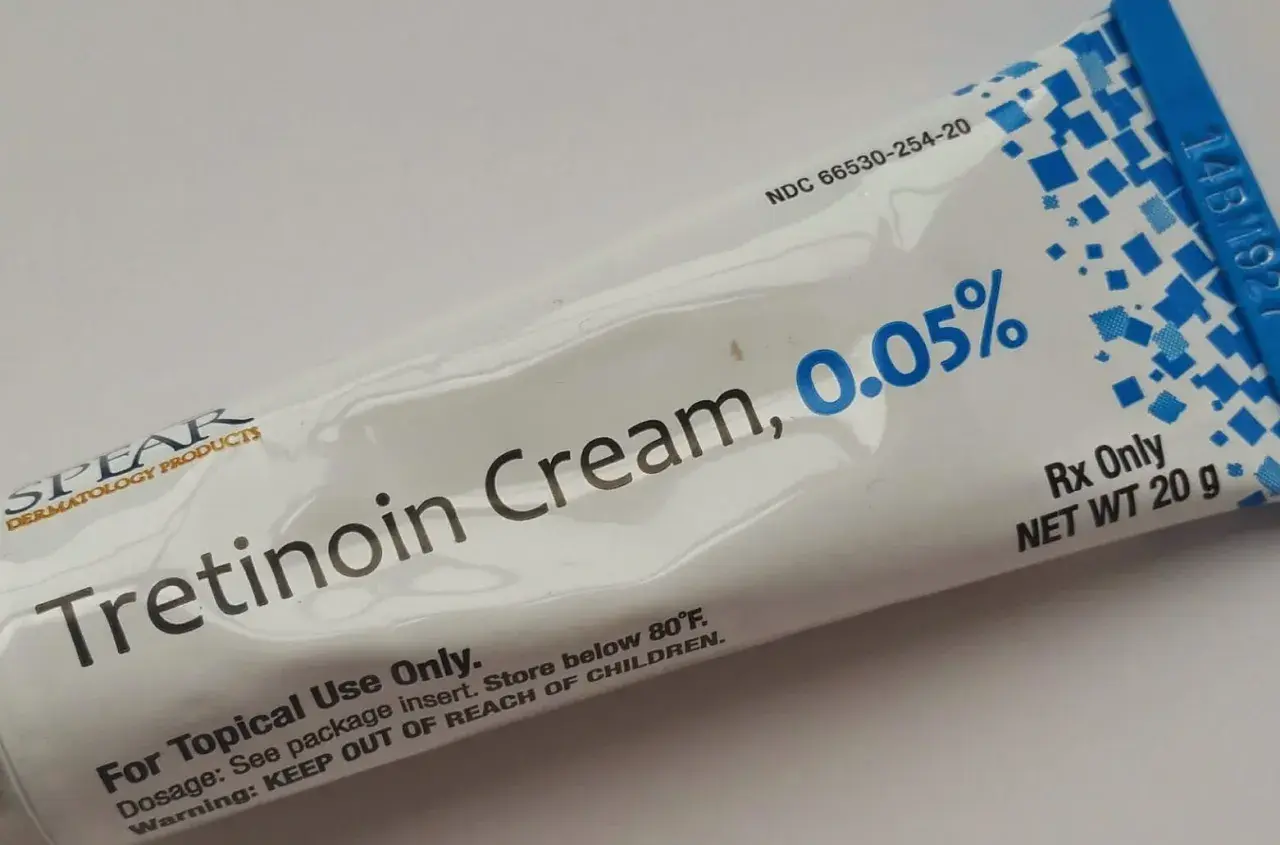 Tretinoin Cream 0.05% från Spear Dermatology Products. Receptbelagd kräm för hudvård, perfekt för dig som vill få tretinoin utskrivet.