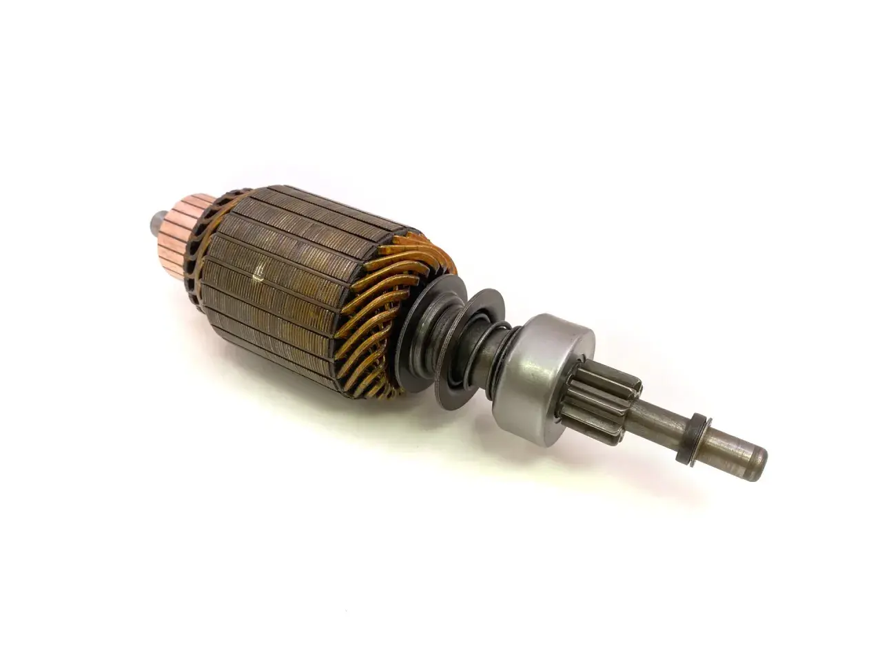 En rotor med koppartrådar och ett kugghjul, en del av en wankel motor.