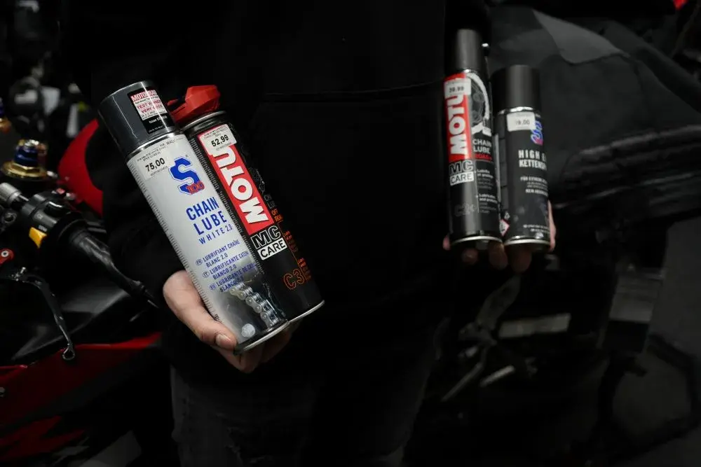 Jaki smar do łańcucha motocyklowego? Twój wybór, Twoje bezpieczeństwo