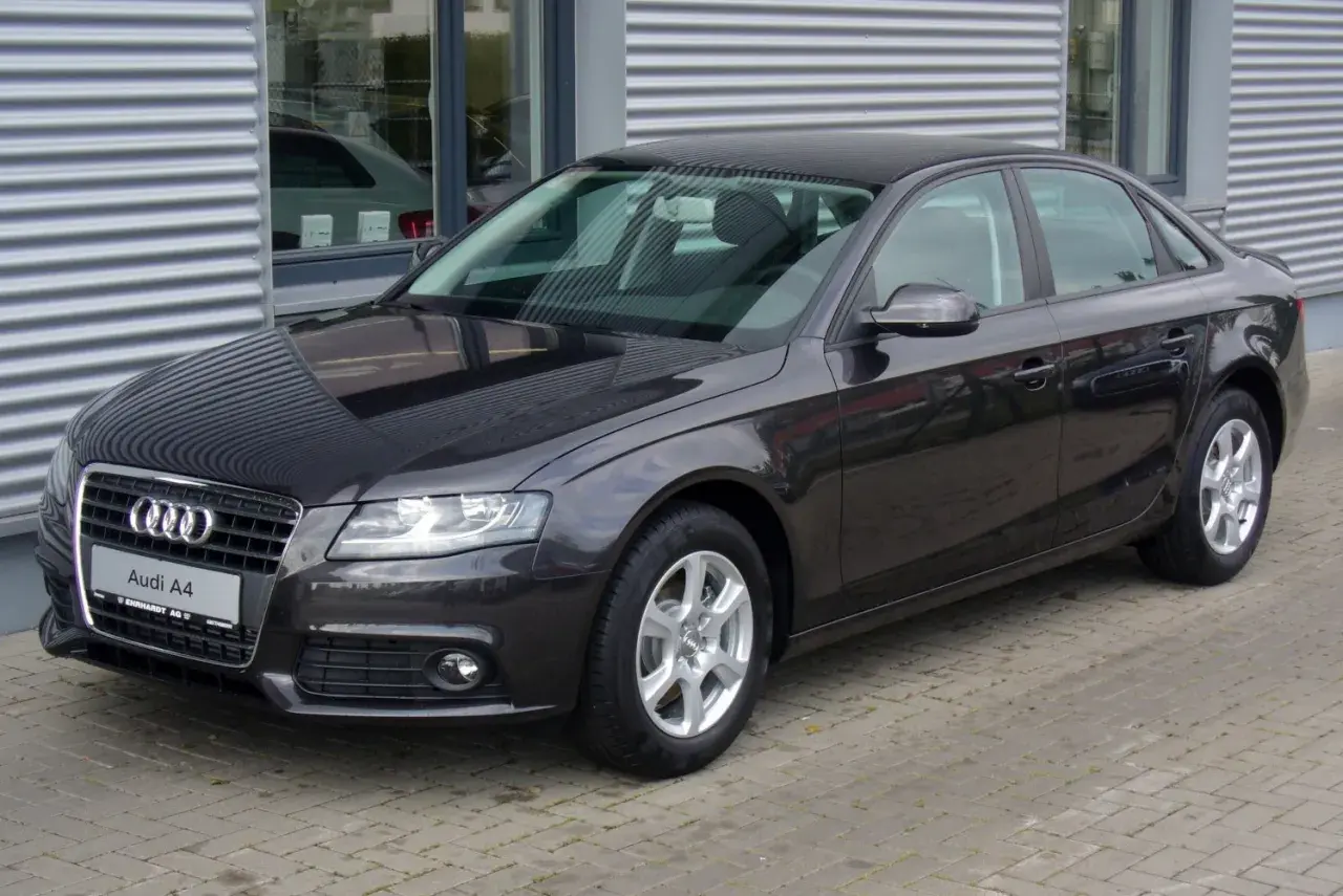 Audi A4: Jaka pojemność baku? Pełne dane dla każdej generacji!
