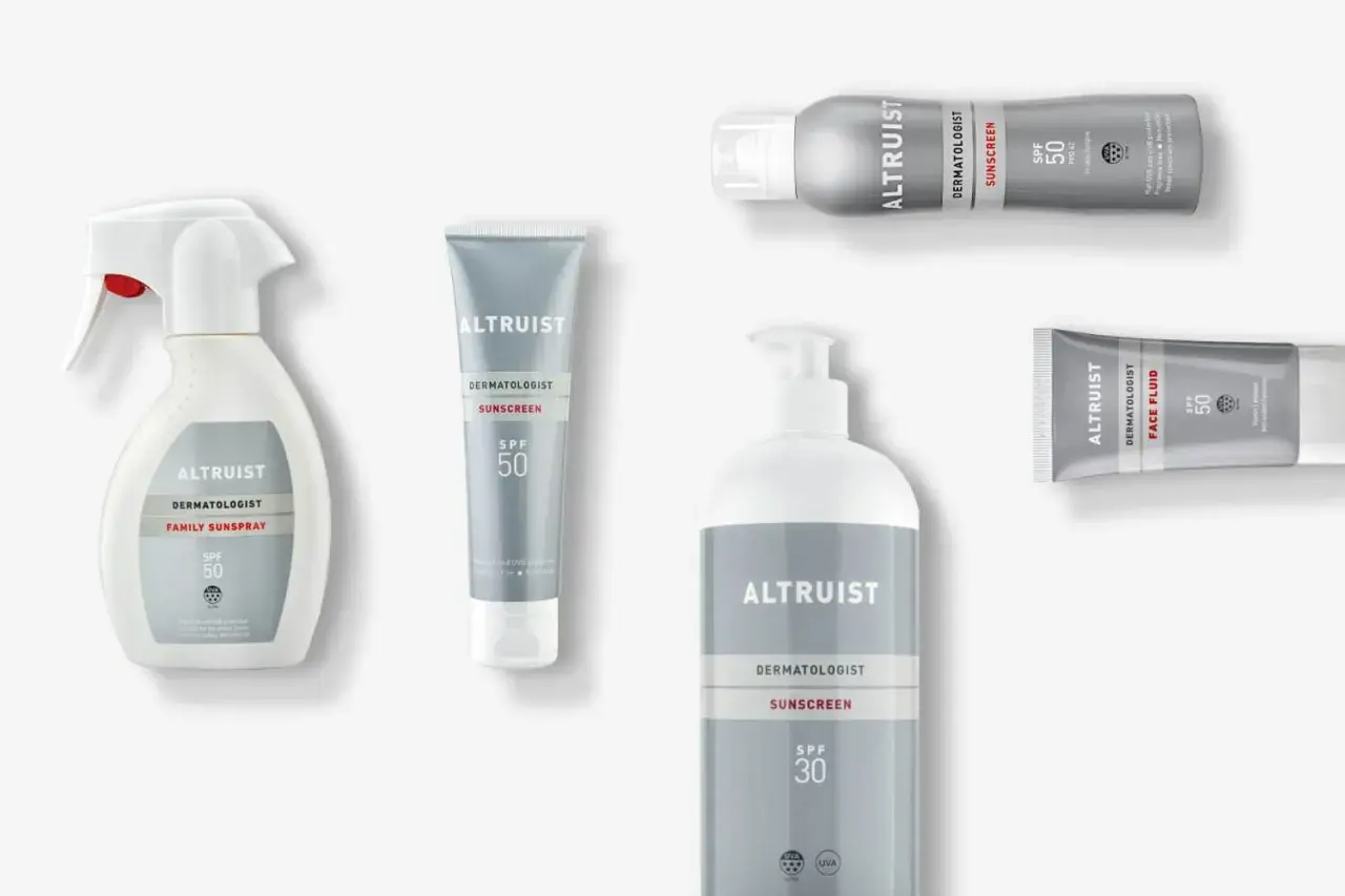 Kremy z filtrem SPF od Altruist – troska o skórę to prawdziwy altruizm. Zestaw zawiera spray, kremy i fluid.