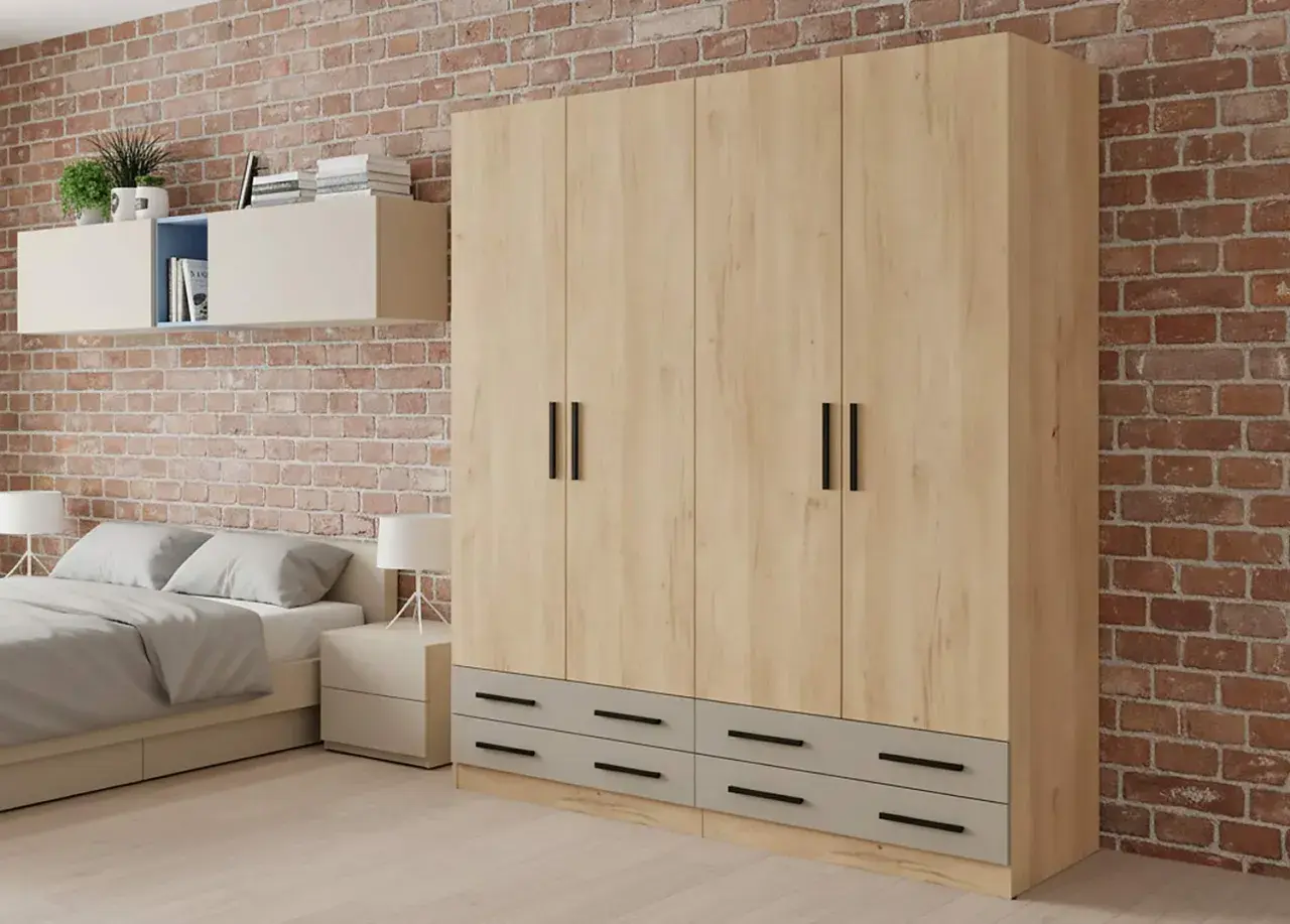 Armario moderno con puertas de madera clara y cajones grises. Ideas para puertas de armarios con diseño minimalista y tiradores negros.