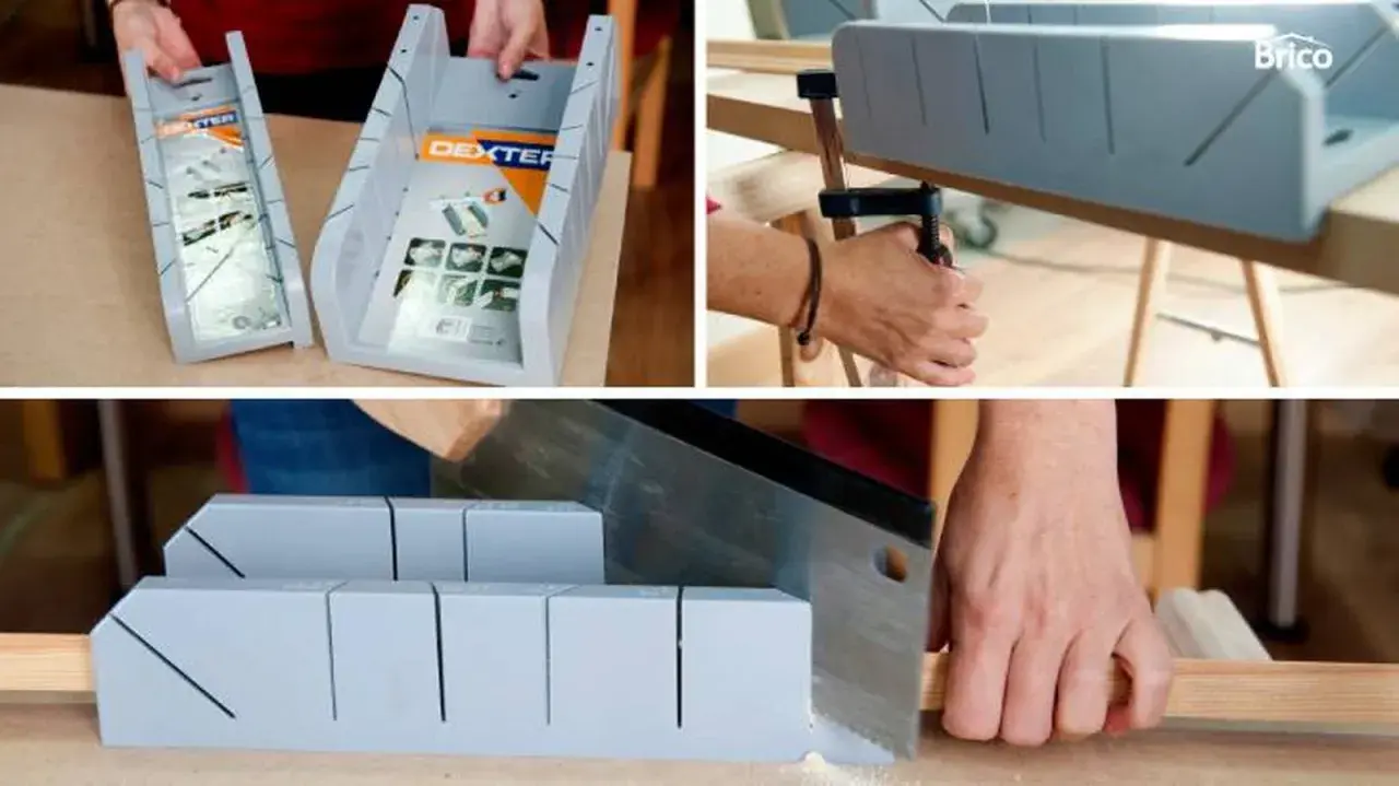Herramienta para cortar rodapié a mano con precisión. Se muestra el uso de una caja de ingletes y una sierra para realizar cortes limpios.