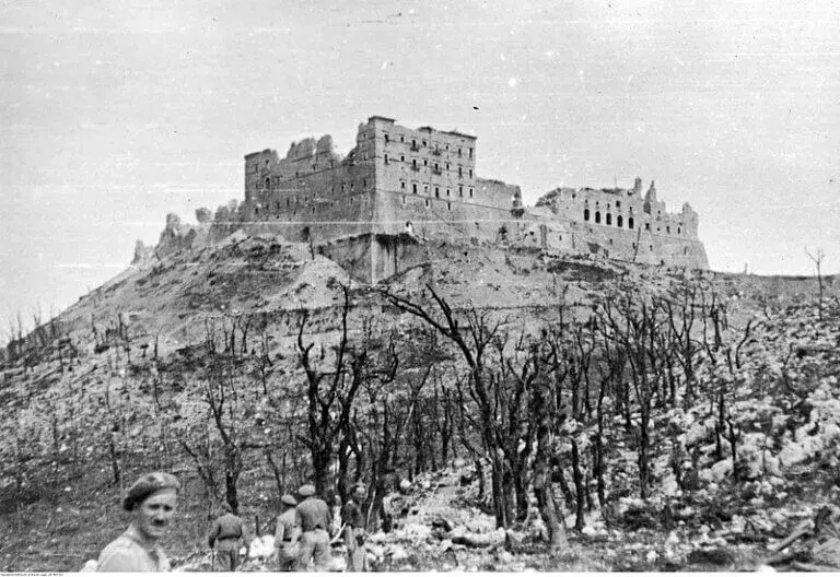 Bitwa pod Monte Cassino - pełna chronologia walk o klasztorny szczyt