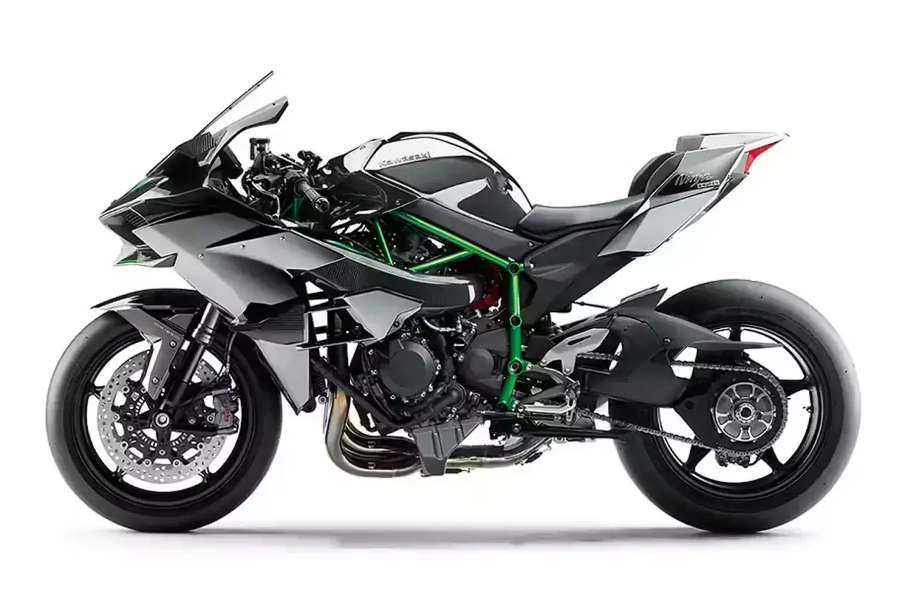 Die Kawasaki Ninja H2R, ein Meisterwerk der Ingenieurskunst, glänzt in Schwarz und Silber mit einem auffälligen grünen Gitterrohrrahmen.