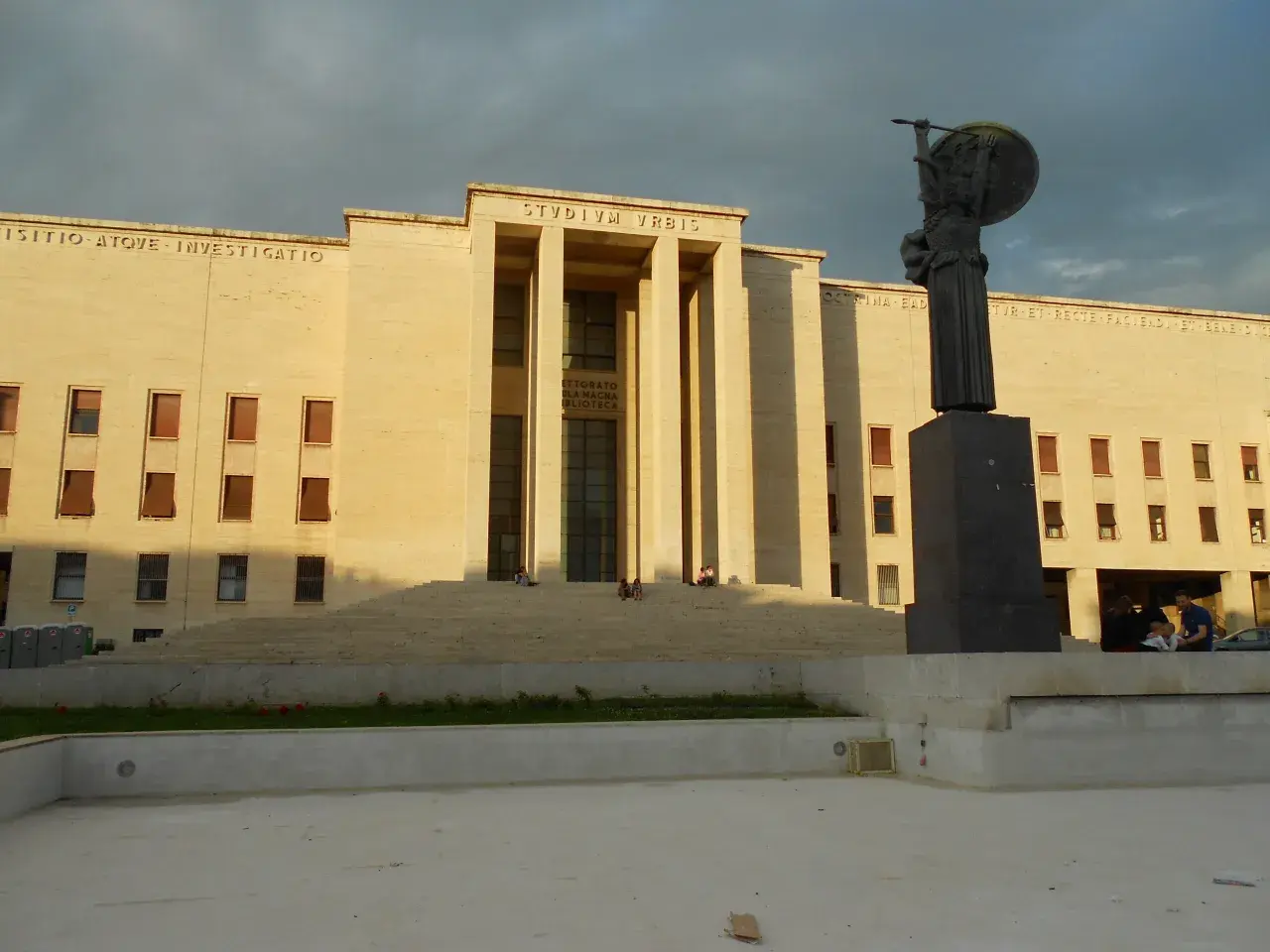 Sapienza uniwersytet rzymski - historia, programy i znani absolwenci