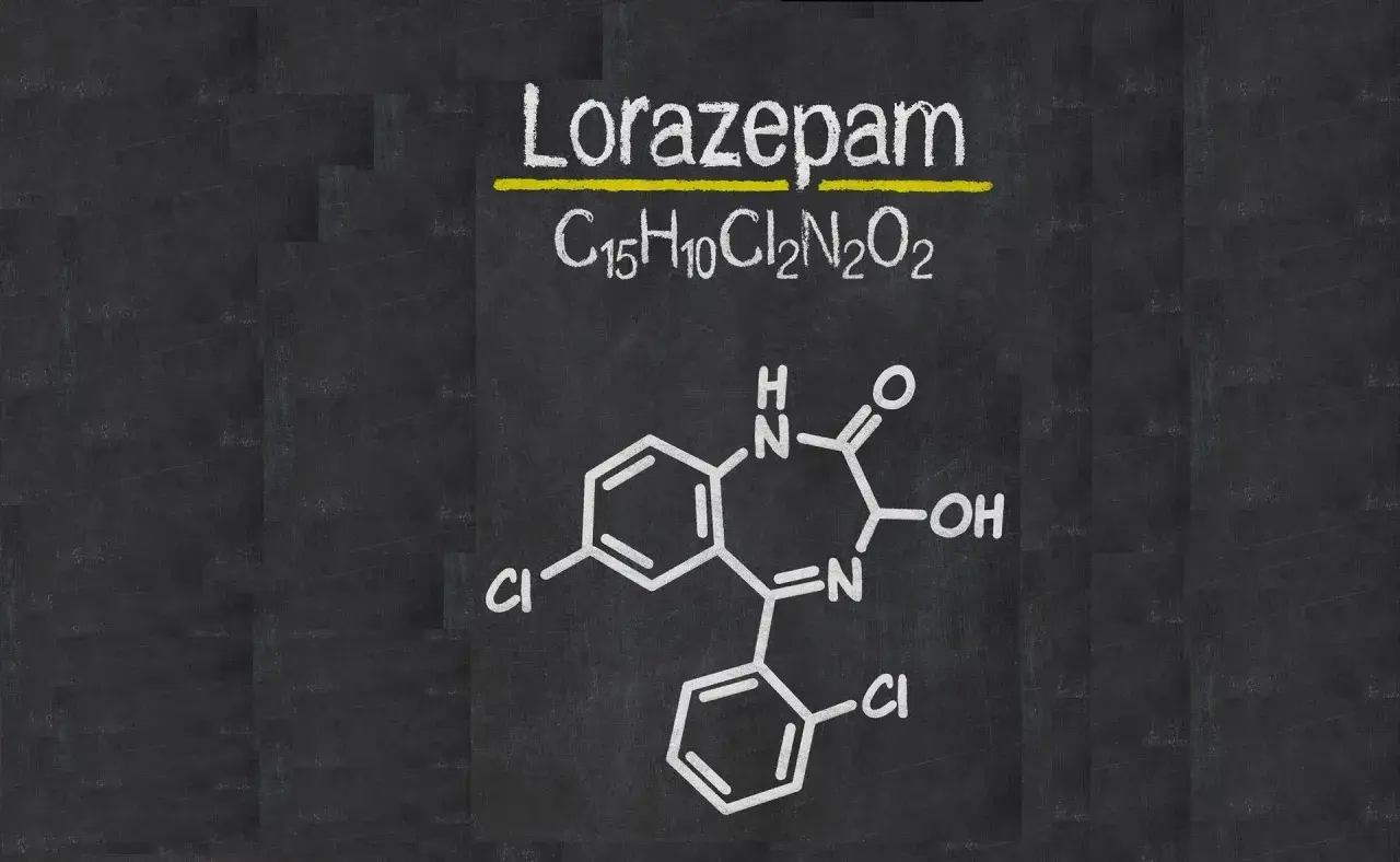 Struktura chemiczna lorazepamu, leku stosowanego w leczeniu lęku i bezsenności.