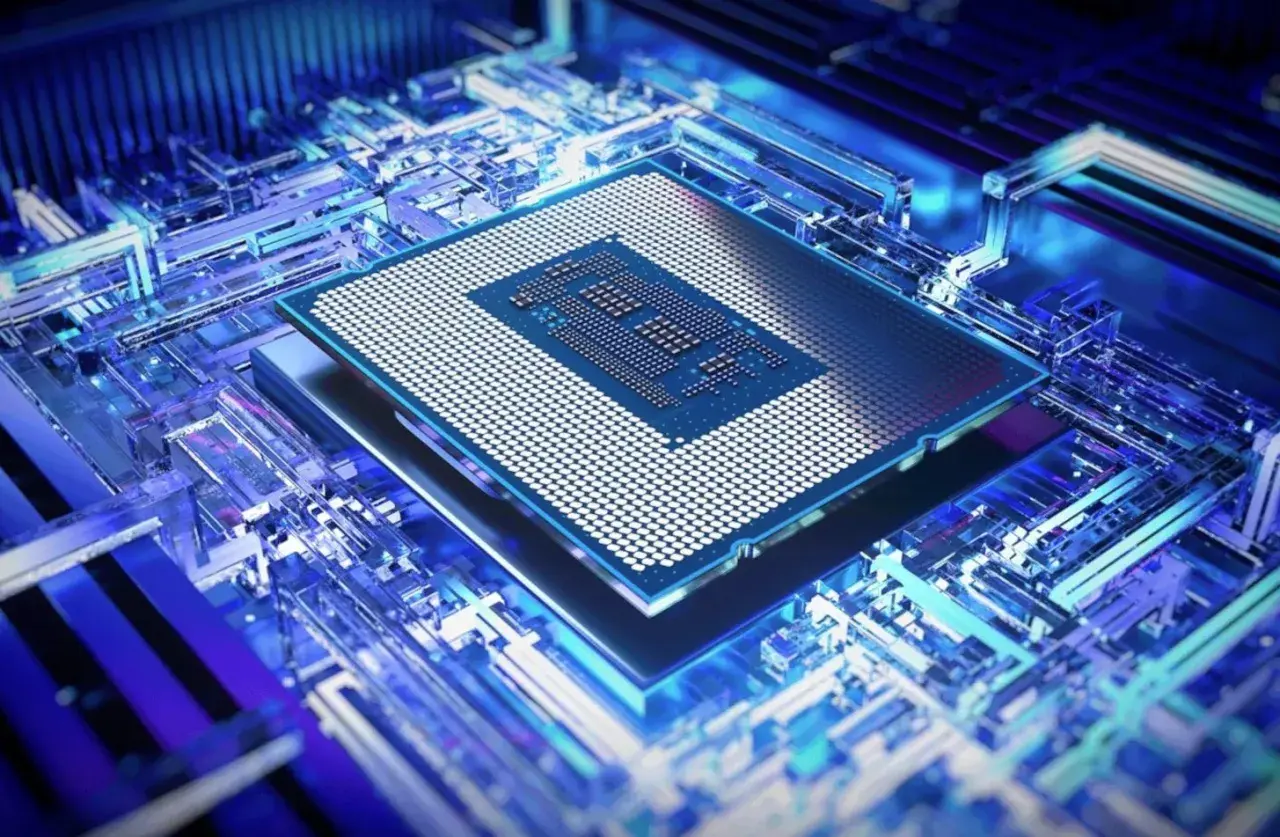Nowoczesny procesor na niebieskiej płycie głównej, idealny do RTX 4060.