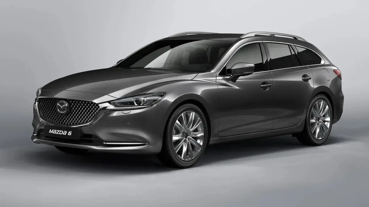 Szary kombi Mazda 6 z eleganckimi felgami. Sprawdź rozmiar opon dla swojego modelu Mazda 6.