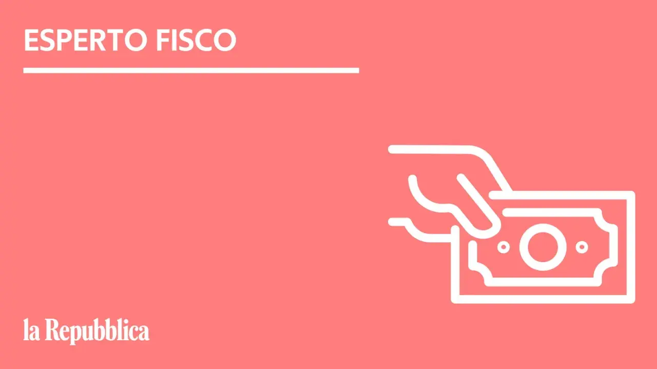 Esperto Fisco: mano che porge banconota, per fattura o certificato medico per invalidità civile.