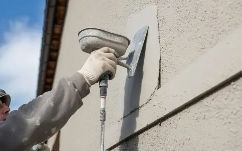 Temperatura tynków wewnętrznych: Jak uniknąć pęknięć i błędów?