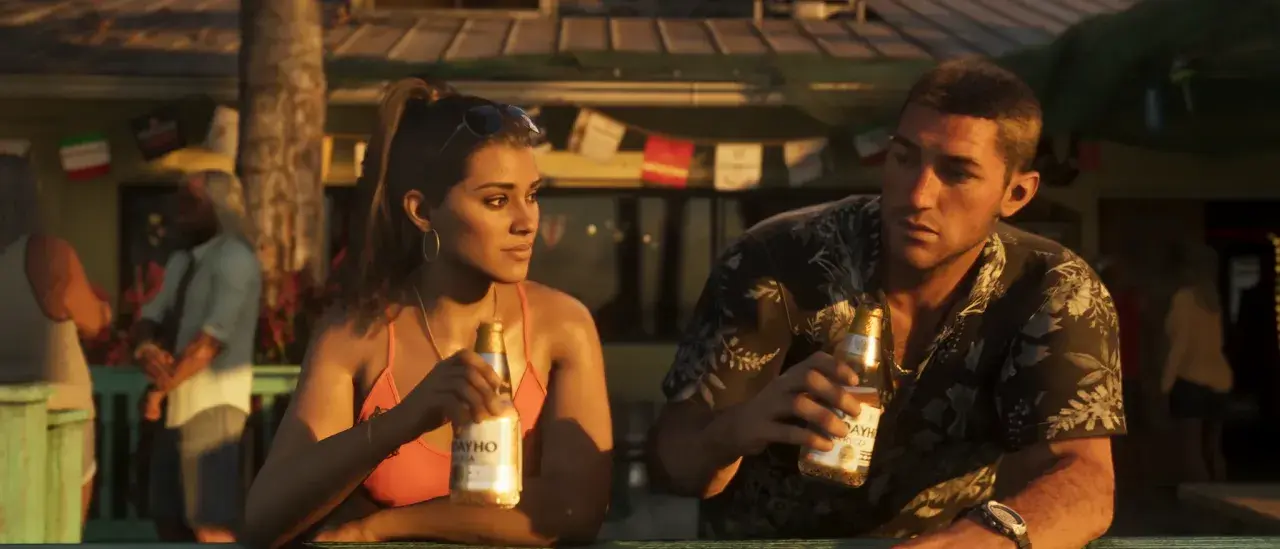 Lucia z GTA 6 i jej partner piją piwo na plaży.
