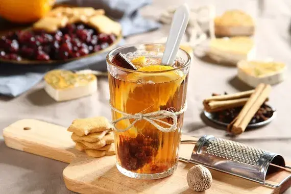 Aromatyczna herbata cydrowy czar: przepis na idealny zimowy rozgrzewacz