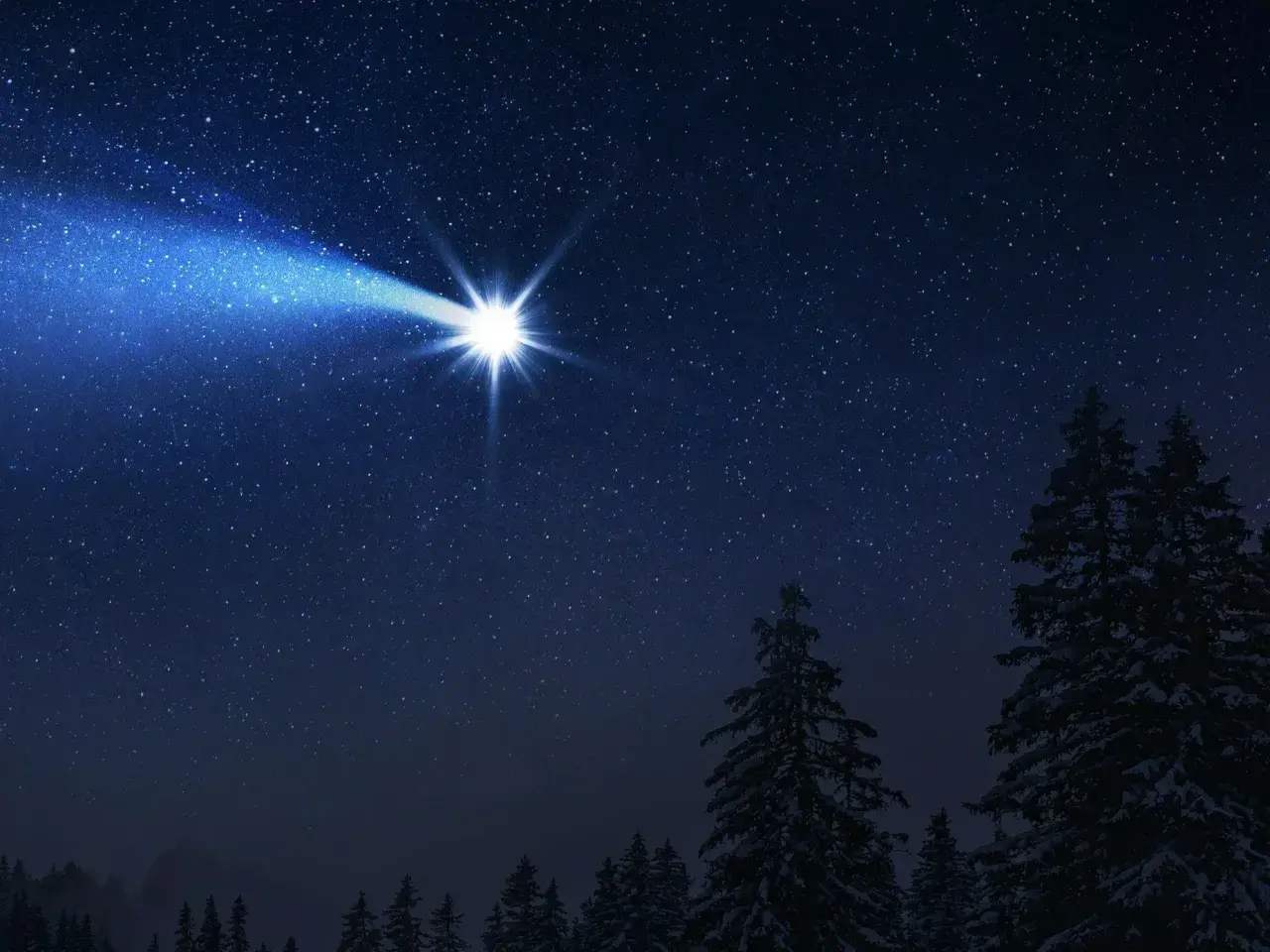 Jasna, oślepiająca gwiazda na pagonie nocnego nieba, świeci nad ośnieżonym lasem.