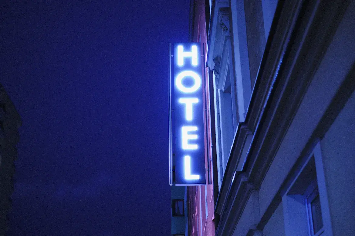 Za co hotel dostaje gwiazdki? Odkryj tajemnice oceny hoteli w Polsce