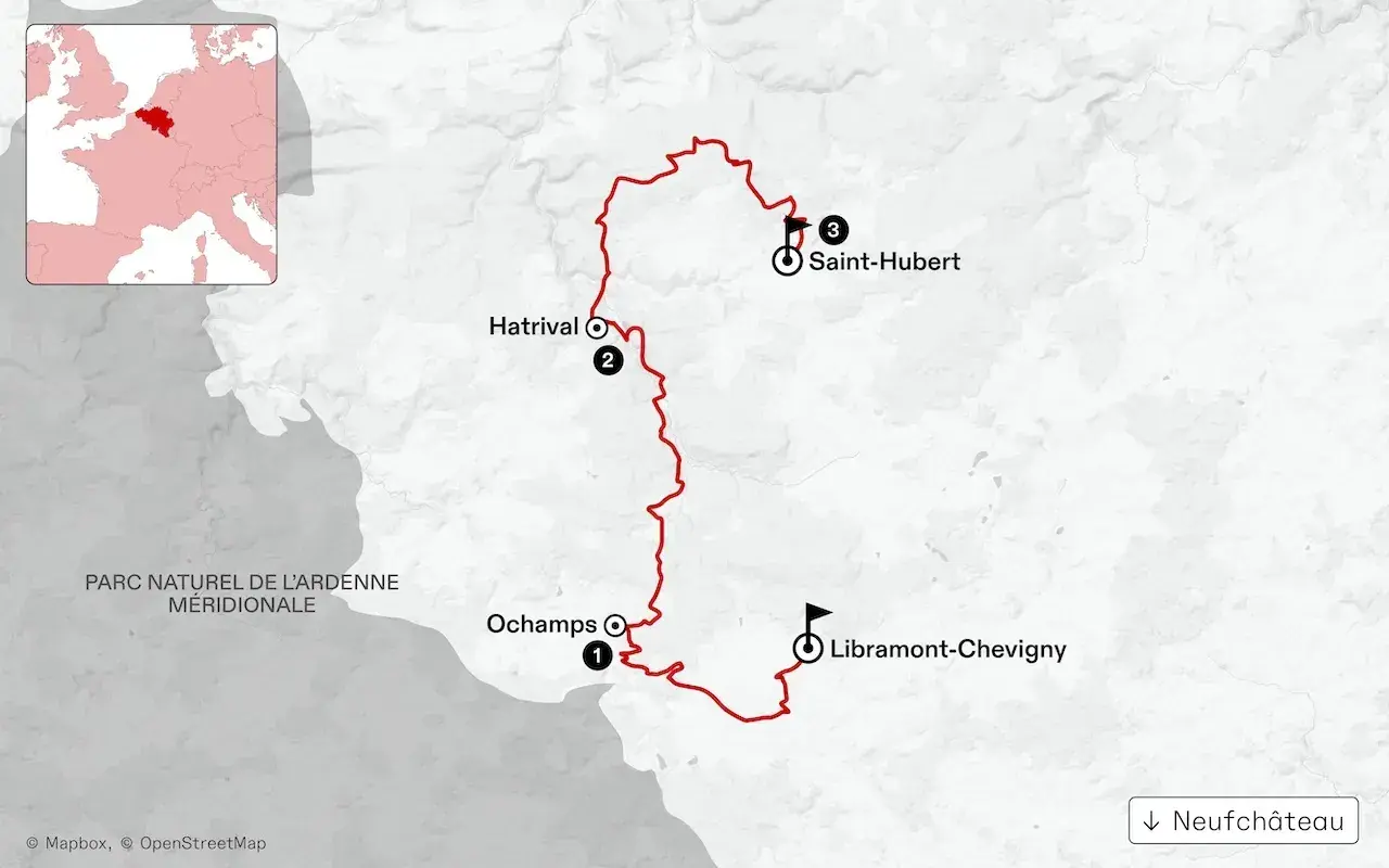 Carte d'un itinéraire de trek en Belgique, traversant le Parc Naturel de l'Ardenne Méridionale, avec des points de passage à Ochamps, Hatrival et Saint-Hubert.