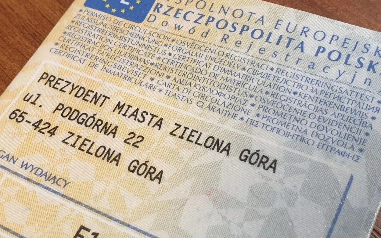 Dokument "dgl rejestracja" z danymi Prezydenta Miasta Zielona Góra, ul. Podgórna 22, 65-424 Zielona Góra.