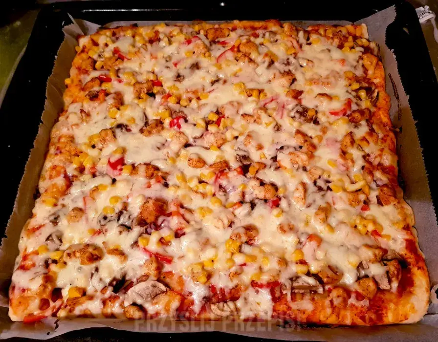 Zrób idealne ciasto na pizzę: od mąki "00" po perfekcyjne pieczenie