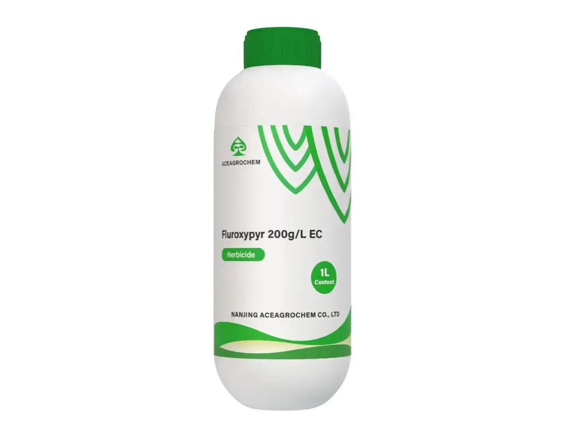 Biała butelka z zieloną nakrętką, zawierająca środek chwastobójczy **fluroksypyr** 200g/L EC, o pojemności 1L.
