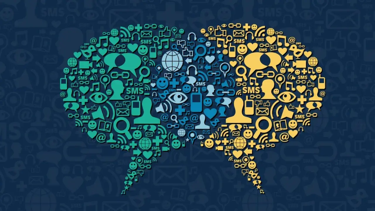Deux bulles de dialogue composées d'icônes symbolisant la communication et les réseaux sociaux, illustrant une campagne marketing sur les réseaux sociaux.