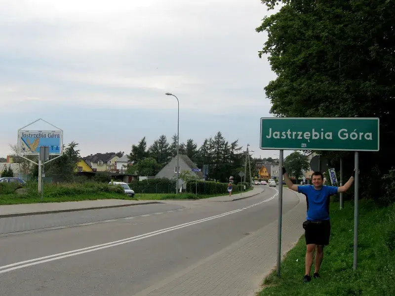 Jak dojechać z Jastrzębiej Góry na Hel - najlepsze opcje podróży