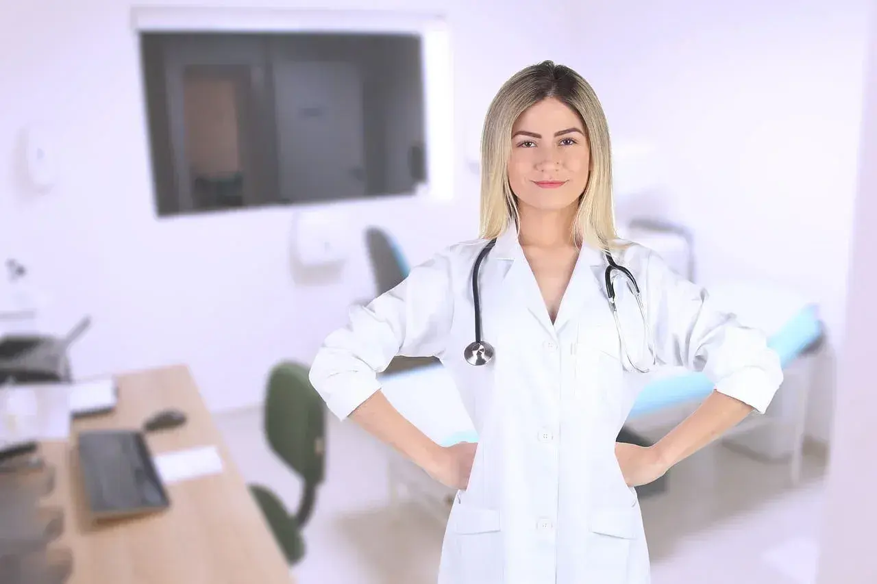 Dentystą czy dentystom? Pytanie, które rozwieje każdą wątpliwość