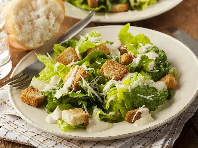 Salade César: Les ingrédients secrets pour une recette parfaite