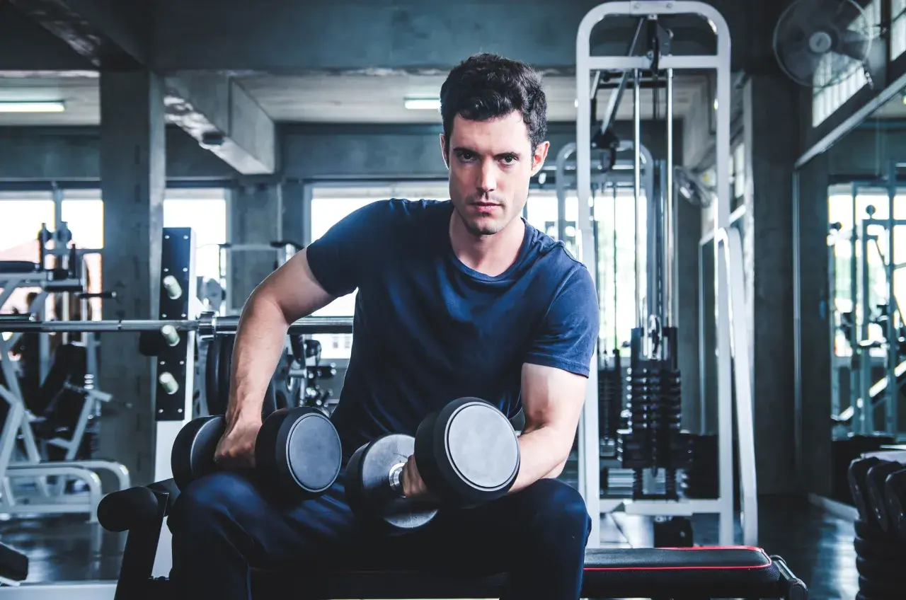 La mejor ropa hombre gimnasio para entrenar con comodidad y estilo