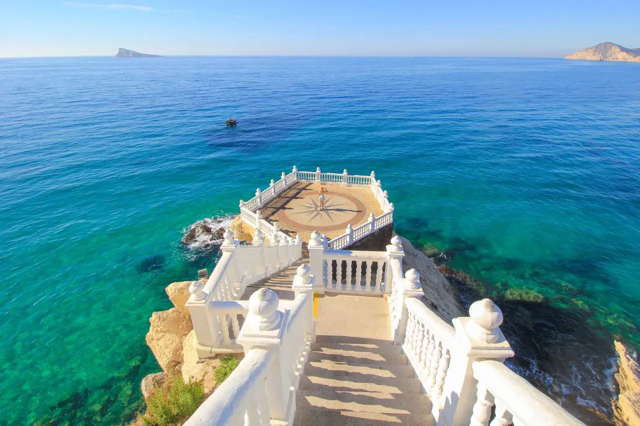 Benidorm : Guide Complet Plages, Activités & Vacances