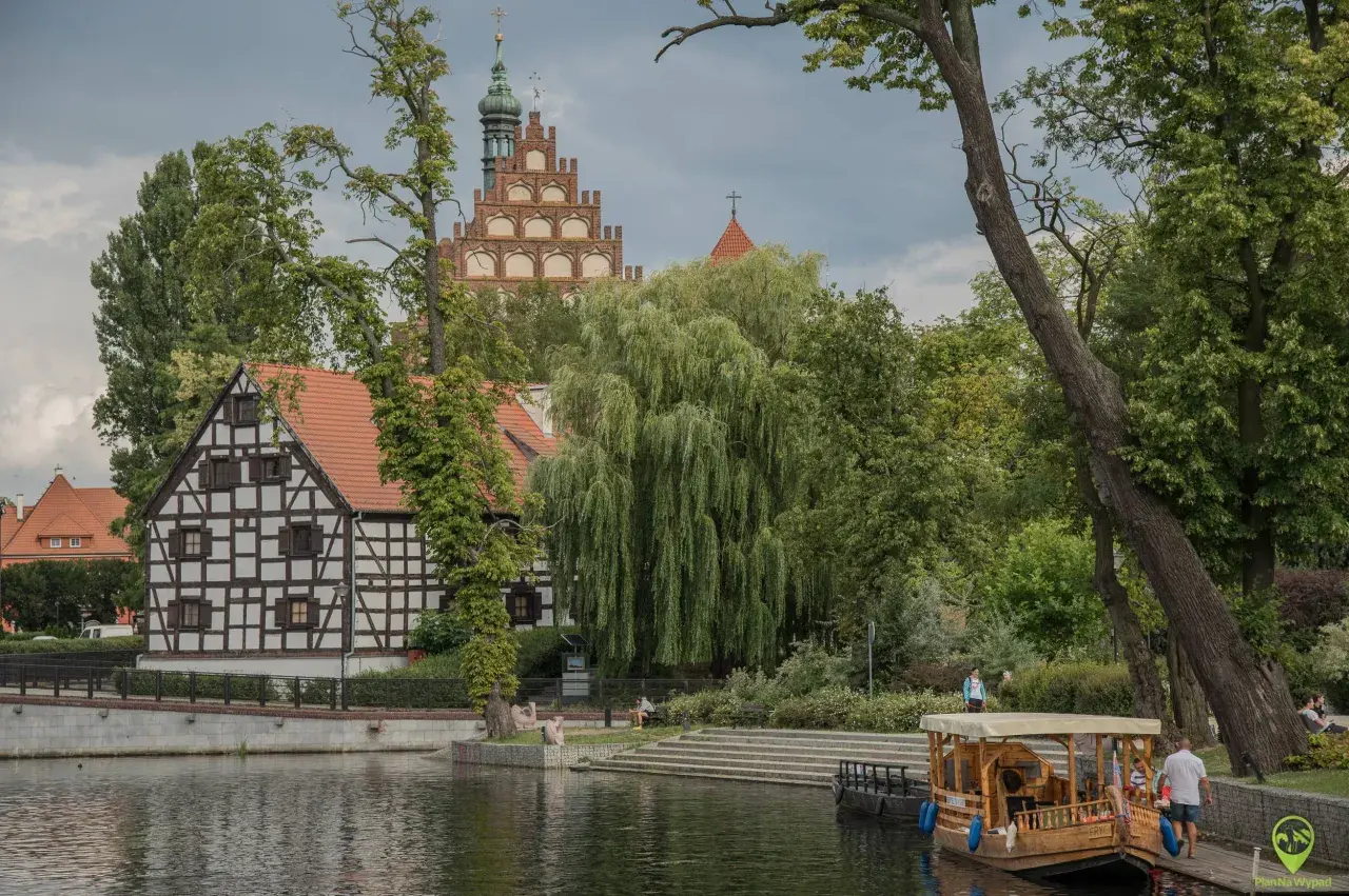 Magiczne miejsca kujawsko-pomorskie - Toruń, Bydgoszcz i Biskupin