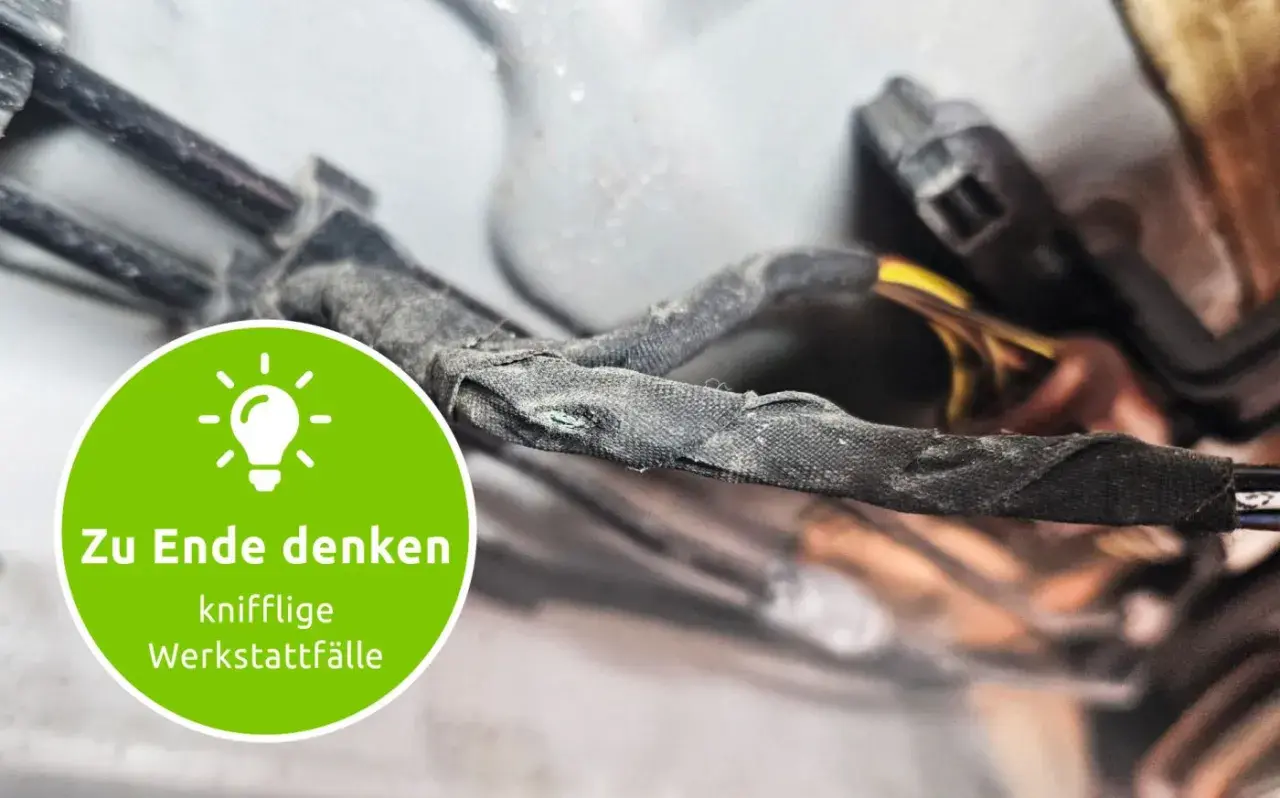 Ein beschädigter Kabelbaum, der möglicherweise den p0030 fehlercode verursacht. Ein grüner Kreis mit einer Glühbirne und dem Text "Zu Ende denken knifflige Werkstattfälle".