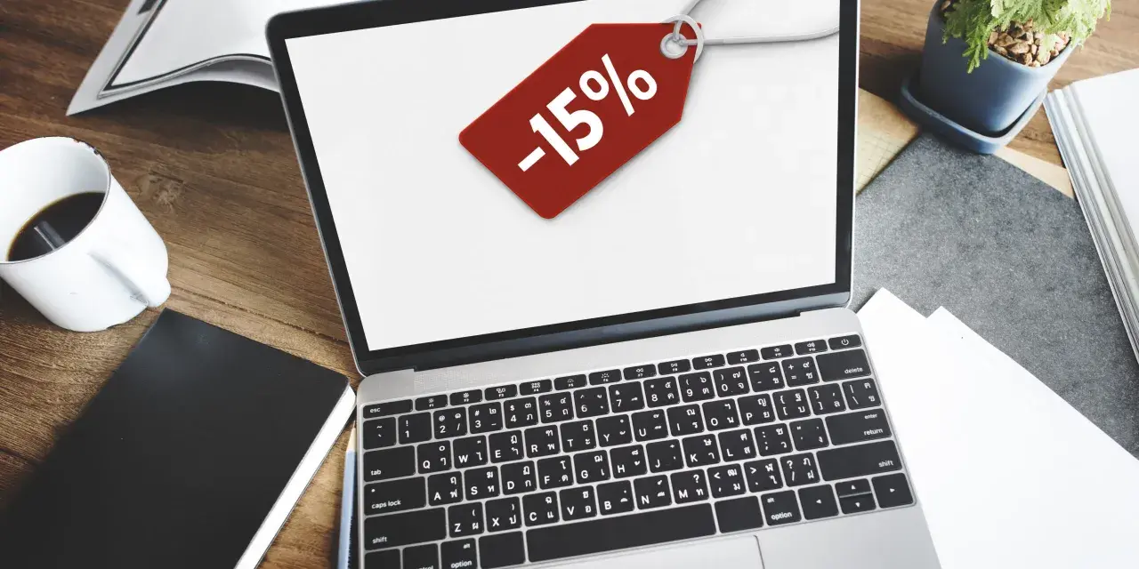 Laptop z etykietą -15% na ekranie. Czas na zakupy z zniżką Reserved!