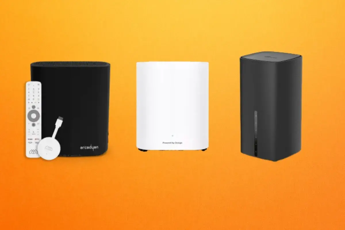 Trois appareils de connectivité : un routeur noir avec télécommande et dongle, un routeur blanc "Powered by Orange", et un routeur noir. Idéal pour avoir la fibre sans box.